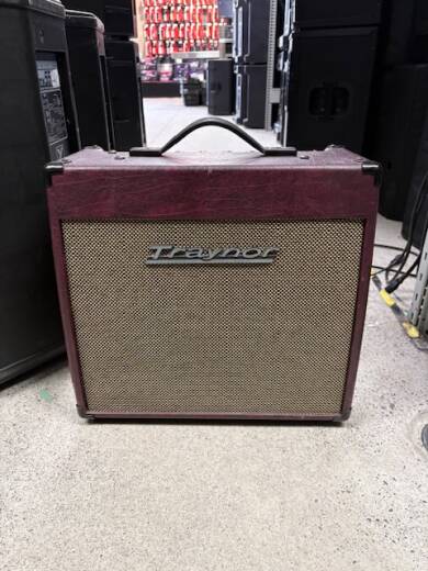 Store Special Product - Traynor - YCV20WR